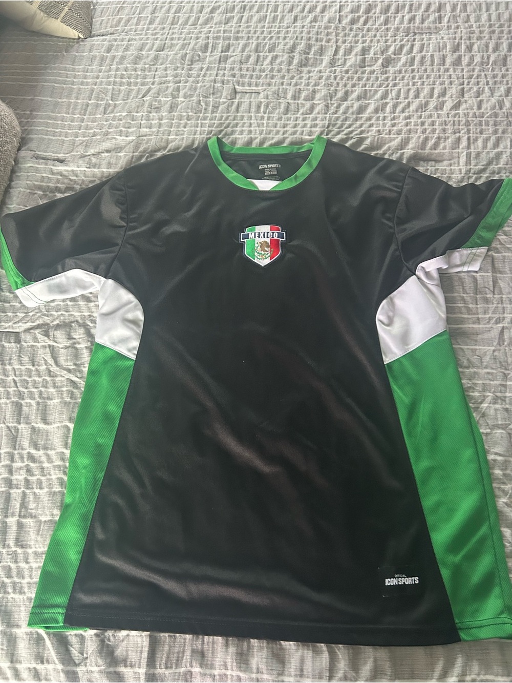 Mexico Crest Men's Black & Green Soccer Jersey